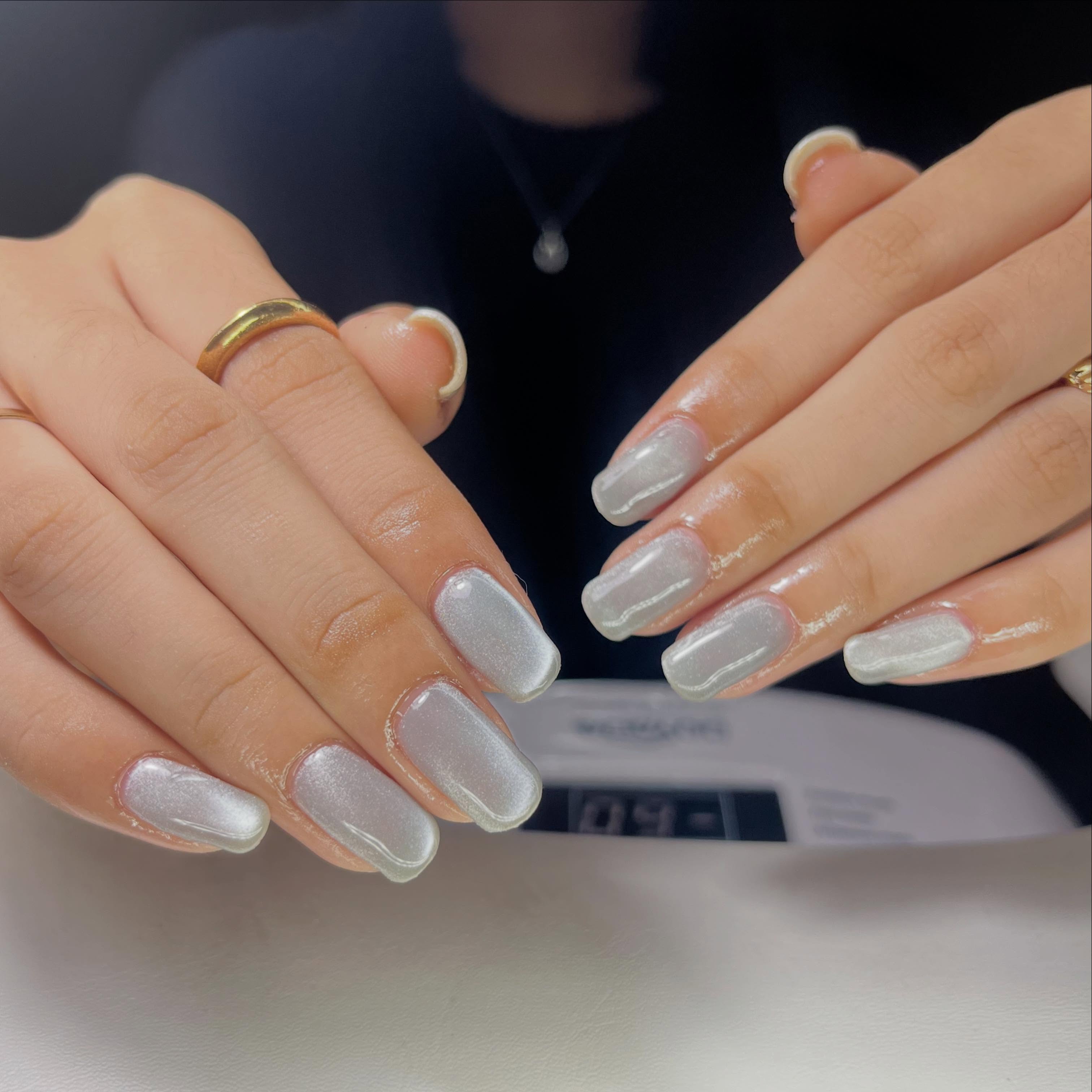 White velvet chrome nails